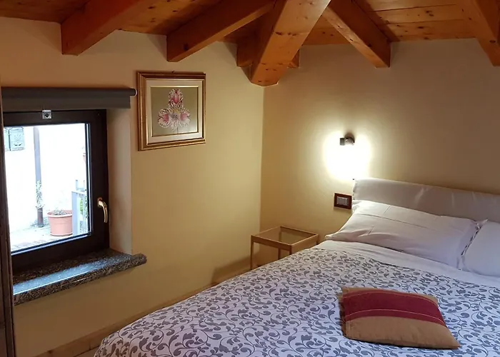 Roberta Apartment